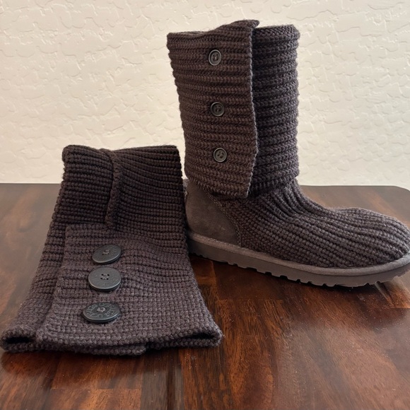 UGG 🤎 Australia Knit Boots - Picture 4 of 10